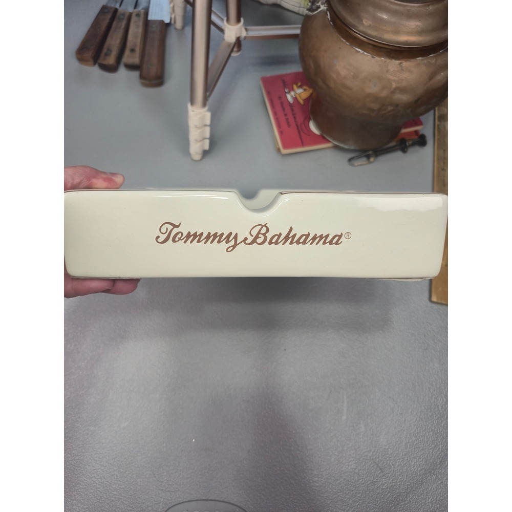 Tommy Bahama Puffin & Bluffin Casino Marathon Ceramic Cigar Ashtray 2008 Cream - Picture 5 of 8